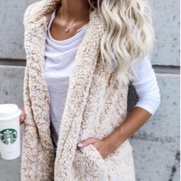 NWOT Cozy Beige Sherpa Vest - Picture 4 of 7